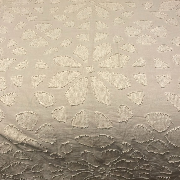 2 pillow shams 1 queen comforter - Picture 4 of 5